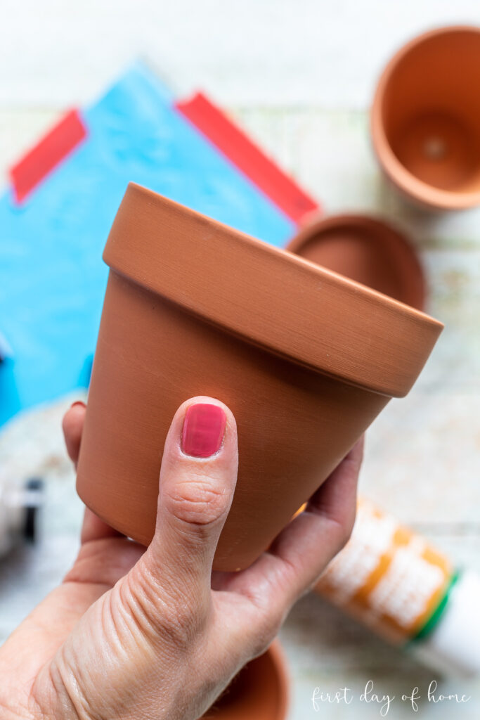 Easy-Painted-Flower-Pots-4-683x1024